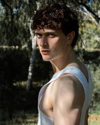 NOW REPRESENTING // Model + Dancer with The Australian Ballet, CALLUM  LINNANE 🙌 PH: @themeanlittlelips @callumlinnane #nowrepresenting  #viviensmen