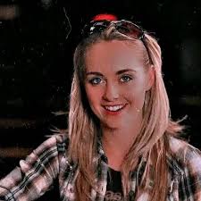 𝗦𝗔𝗬 𝗬𝗘𝗦 𝗜𝗙 𝗬𝗢𝗨 𝗟𝗢𝗩𝗘 ME ON HEARTLAND ❤️