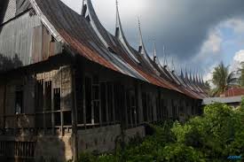 Maybe you would like to learn more about one of these? Rumah Gadang 20 Ruang Terbesar Dengan Panjang Lebih Dari Lapangan Bola