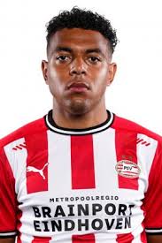 Donyell malen werd geboren op 19 januari 1999 te wieringen in nederland. Donyell Malen Psv Eindhoven Stats Titles Won
