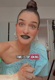 Ellery Ward's Instagram, Twitter & Facebook