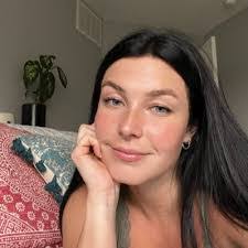 Tori Kolar's Instagram, Twitter & Facebook