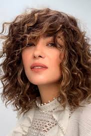 Bob haircut with curly hair. Layered Bob Haircuts Why You Should Get One In 2021 Glaminati Com