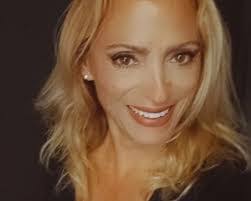 Shannon Hawn's Instagram, Twitter & Facebook