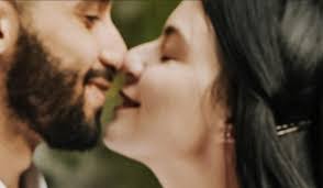 Marissa Waldron's Instagram, Twitter & Facebook