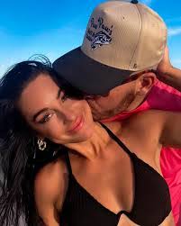 Brooke Dobson's Instagram, Twitter & Facebook