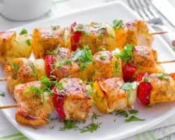 Recette De Brochettes De Poulet Grillees Aux Poivrons Recette Brochette De Dinde Recettes De Cuisine Brochette Poulet