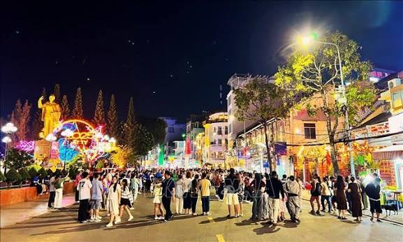Phố Đi Bộ Ninh Kiều
