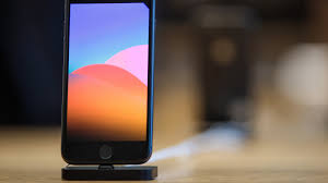 It is part of the 13th generation of the iphone. Apple Plant Iphone Se 2 Fur Fruhjahr 2020 Auto Und Technik Gq
