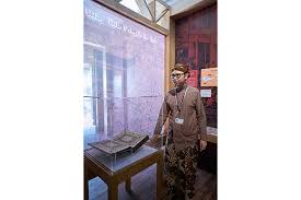Memegan, pinggang, maksud dada, sarung lengan, sleeve leight, pergelangan lengan. Muhammad Hafiz Bin Rashid Heritage Volunteer