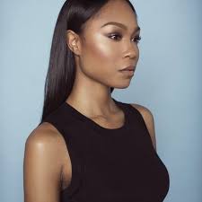 Serena Williams trông đã sẵn sàng để thoát khỏi thời gian nghỉ hưu -- huyền  thoại tennis đã đưa hình tượng đáng kinh ngạc của cô ấy được trưng bày vào  thứ