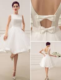 Einzigartige maßgeschneiderte und günstige brautkleider online kaufen unsere liebe zum detail macht jedes unserer modelle zu einem einzigartigen brautleid, das auf eigene art und weise verzaubert. Grosshandel 2015 Kurze Brautkleider Vintage Bateau Ausschnitt Tiefer V Zuruck Kleine Brautkleider Mit Bogen Sommer Brautkleider Bodenlangen Hochzeitskleid Von Seewedding 92 9 Auf De Dhgate Com Dhgate