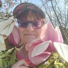 Claire Farrow (@fififarrow) • Threads, Say more