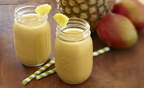 Smoothie Ananas Mangue Au Thermomix Le Dessert Tropical Recette Smoothie Mangue Recette Ananas Smoothie A L Ananas