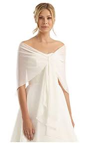 Du bist auf der suche nach dem idealen brautkleid? Stola Tuch In Ivory Fur Die Braut Am Tag Der Hochzeit