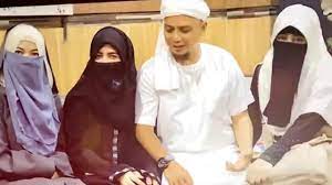 Ini kabarnya terbaru beliau alhamdulillah beliau mulai agak sehat mohon doakan iman kita agar beliau cepat sembuh dan menjadi imam kita lagi. Sempat Tak Sadarkan Diri Ustaz Arifin Ilham Meninggal Dunia Ramadan Liputan6 Com