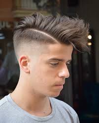 Side Part Comb Over Avec Longue Frange Degrade A Blanc Haut Coupe De Cheveux Homme Coupe Cheveux Homme Coupe De Cheveux Cheveux Homme