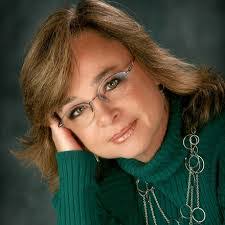 Julie Proctor's Instagram, Twitter & Facebook