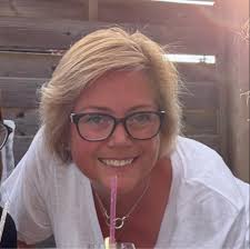 What are some ideas for a 44" wide 34" deep 72" high bathroom space?