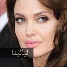 صور أنجلينا جولي ترتدي خاتم الزواج للمرة الأولى Effective Skin Care Routine Face Products Skincare Gorgeous Skin