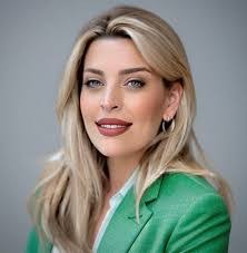 Kacie Thompson's Instagram, Twitter & Facebook