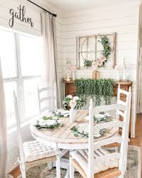 So, this article will give you 37 stunning farmhouse dining room decor ideas to. 15 Amazing Farmhouse Dining Room Decor Ideas Trends
