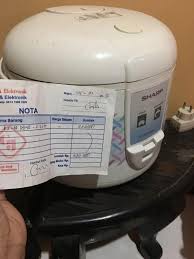 Pekerjaan rumah tangga tiada habisnya meski dikerjakan setiap hari. Rice Cooker Sharp 2 Liter Masih Bagus Dan Berfungsi Kitchen Appliances Di Carousell