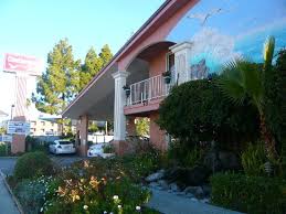 The continental inn is located at 414 ocean street in santa cruz, ca. View From The Street Of The Continental Inn Picture Of Continental Inn Santa Cruz Tripadvisor