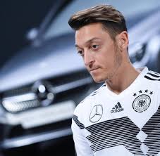Latest on fenerbahce midfielder mesut özil including news, stats, videos, highlights and more on espn Die Bizarren Erklarungen Des Mesut Ozil Nach Einem Verkehrsdelikt Welt