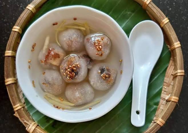 Tự nấu chè bột lọc heo quay tại nhà – Đơn giản mà chuẩn vị - HUẾ - Kinh đô  ẩm thực