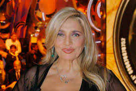 She is an actress, known for un'emozione in più (1979), caramelle da uno sconosciuto (1987) and animali metropolitani (1987). Mara Venier Fans Facebook