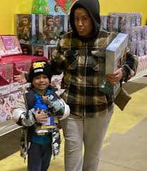 Thousands 'shopping' for gifts at Waukegan Toys for Tots popup