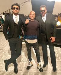 Behind The Scenes Reel And Real Sanju Ranbir Kapoor And Sanjay Dutt Strike A Pose During Baba Bolta Hai Bas Ho Gaya Shooting Bollywood News Bollywood Hungama From new music album sanju (2018) hindi movie mp3 songs. baba bolta hai bas ho gaya