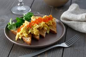 Recette Oeufs Brouilles Aux Oeufs De Saumon Et Ciboulette Recette Recette Oeufs Brouilles Recette Oeuf