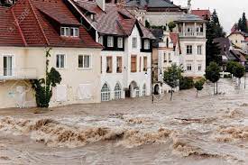 Steyr wäre nicht steyr, wenn die stadt nicht ein schloss hätte, das über den häusern der altstadt dabei entstand das naturidyll aus pragmatischen gründen. Hochwasser Und Uberschwemmungen Die Strassen In Steyr Osterreich Lizenzfreie Fotos Bilder Und Stock Fotografie Image 18053455