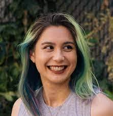 Julie Hebner's Instagram, Twitter & Facebook