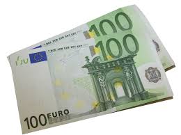 Mis en circulation en 2002, il est utilisé par plus de 340 millions de personnes dans les 22 pays dont l'euro est la monnaie unique. Un BÄƒcÄƒuan A Ajuns DupÄƒ Gratii DupÄƒ Ce A Incercat SÄƒ Schimbe Patru Bancnote De 100 De Euro Falsificate DeÈ™teptarea Ziarul BacÄƒului