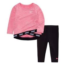 Dress Your Little Athlete Up In A Trendy Ensemble With The Nike Dri Fit Tunic And Legging Set Equipped With Kids Outfits Girls Fashion Tween Girls Sportswear