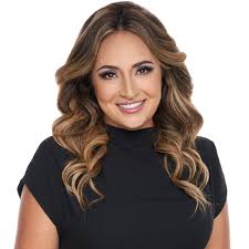 Iris Villa's Instagram, Twitter & Facebook