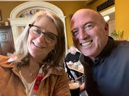 This great condo in Heather Gardens could be yours. If you might be  interested in more information or know of anyone looking for a place like  this, let's talk (or DM). Link