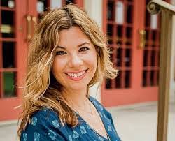 Francine Garfield's Instagram, Twitter & Facebook