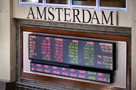 De samenstelling van de bel 20 kan elk kwartaal veranderen, omdat op de derde vrijdag van maart, juni, september en december een herschikking plaatsvindt. Aex Index Doorbreekt Voor Het Eerst In Twintig Jaar 700 Puntengrens Economie Tubantia Nl