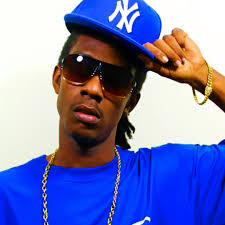 Listen to BLADE FEAT MISS ANDYY- EVERYBODY KNOW ME by DJ SKYRO in Trap  playlist online for free