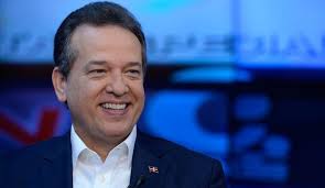 Conoce tu funcionario: Víctor -Ito- Bisonó, ministro de Industria y  Comercio