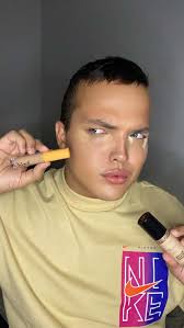 Corretivo Matte Liquido da Nouf vs Corretivo Born This Way da Too Faced