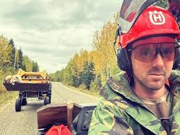 Travis Hauck's Instagram, Twitter & Facebook