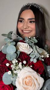 Peinado y maquillaje para ésta hermosa novia 👰🏻‍♀️ ✨ @camipz_ 🤗 que vino  desde USA para su boda 😍 gracias por elegirme en un día tan especial ❤️,  ##estilistacostarica #novias , #maquilajedenovia ...