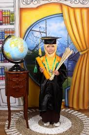 Jun 25, 2021 · tentu foto seperti itu sangat khas dengan nuansa wisuda kelulusan. Background Foto Latar Rak Buku Wisuda Foto Studio Model Bola 02 Lazada Indonesia