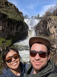 Localizado perto da área do Monte Hood, em White River Falls 🏞️ : r/oregon