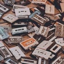 They are all copyright free! Combinacion De Colores Y Rectangulos Provocando Lineas Y Circulos Retro Aesthetic Aesthetic Collage Retro Wallpaper